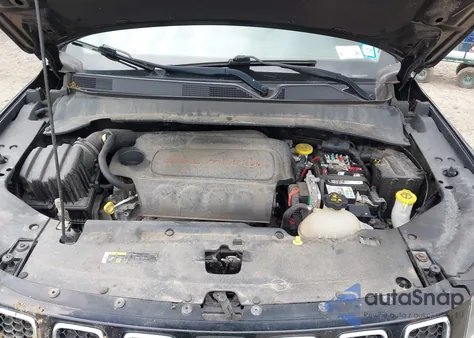 2019 Jeep Compass Limited 4X4 from USA, damaged, VIN 3C4NJDCB2KT821856